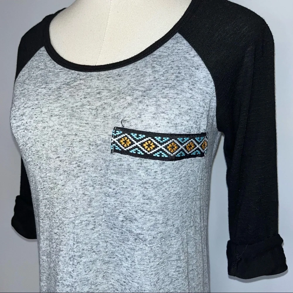 MOA MOA Gray Black Crew Neck Raglan Shirt Small Aztec Front Pocket - Picture 4 of 12